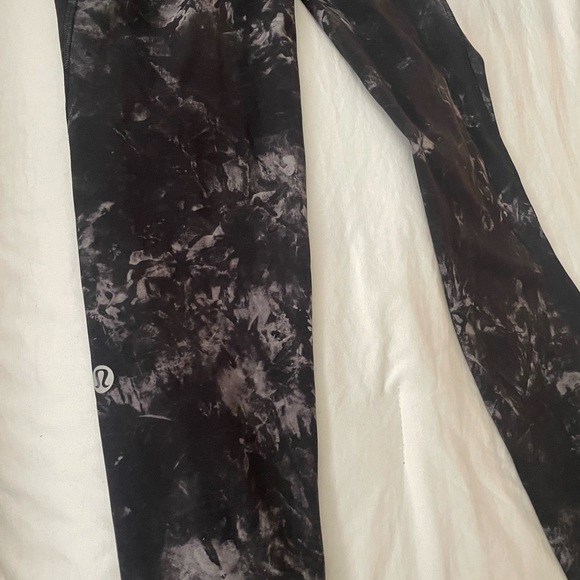 Black lululemon wonder under leggings size 6 - Picture 2 of 5